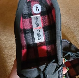 Minnetonka house slippers